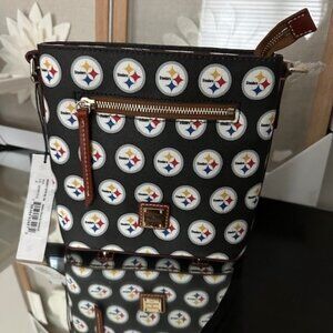 Dooney & Burke NFL Crossbody Pittsburgh Steelers NWT